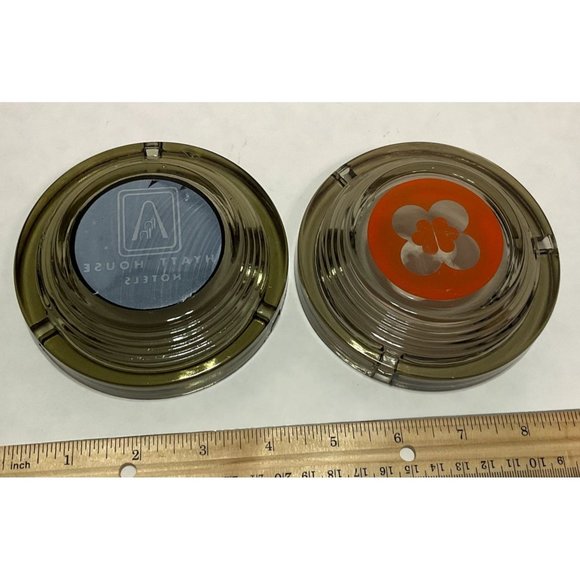 HYATT HOTEL LOT OF 2 ASHTRAYS CLEAR GLASS 4" DIAMETER RETRO - Picture 5 of 5